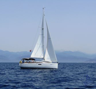 Jeanneau Jeanneau (2018) Sailboar Charter
