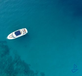 Meridian Meridian (2011) Motoryacht Charter