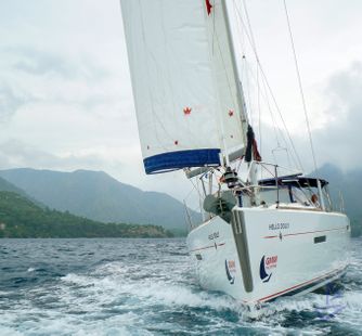 Jeanneau Jeanneau (2011) Sailboar Charter