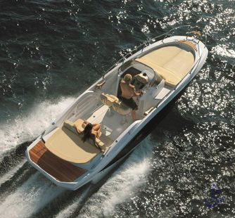 (2017) Motoryacht Charter