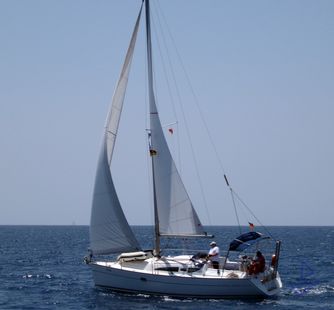 Jeanneau Jeanneau (2005) Sailboar Charter