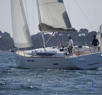 Jeanneau Jeanneau (2013) Sailboar Charter