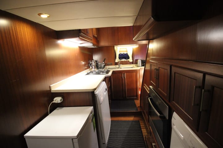 Fait sur mesure Yacht à moteur (2024) for Charter - Bebek | #13188 - 12