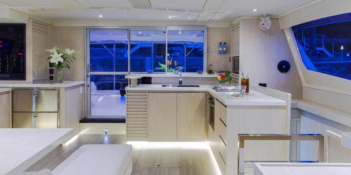 Marigot, Sint Maarten 15.54 m Voor Charter Catamaran - #1585 - 11