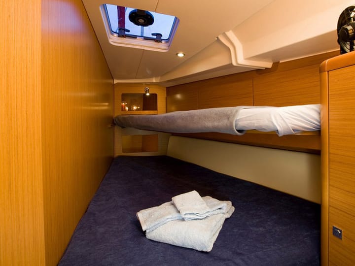Sailboat Sunsail 44i (2011) for Charter - Piraeus | #1921 - 10