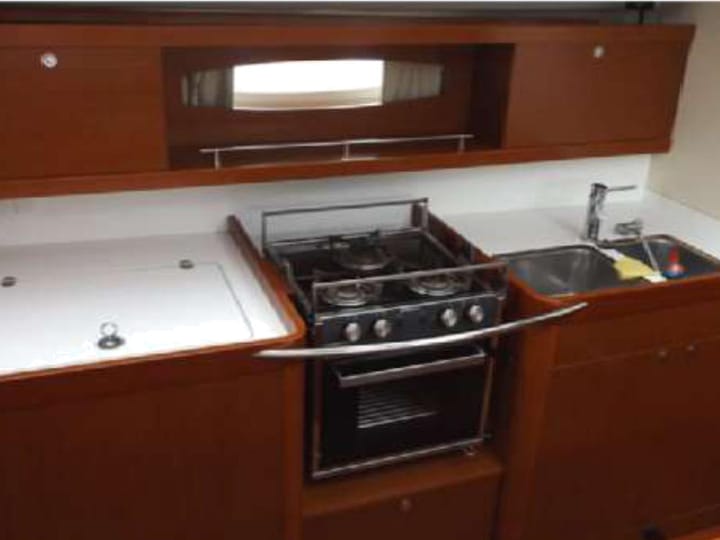 Sailboat Beneteau Oceanis 50 Family (2012) for Charter - Kalkara | #4922 - 18