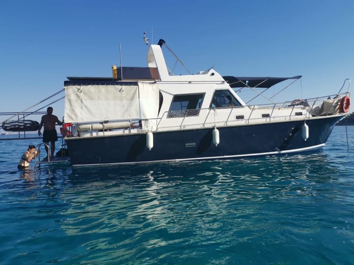 () => {
            if (model.brand_id === 111) {
                return LanguageService.translate(
                    'webapp.h1.detail.custom_made',
                    {
                        boat_id: id,
                        boat_type: boat.shortType,
                        year: refit || year,
                        brand: boat_brand,
                        location: boat_city,
                    },
                    lang,
                );
            }

            return LanguageService.translate(
                'webapp.h1.detail',
                {
                    boat_id: id,
                    boat_type: boat.shortType,
                    year: refit || year,
                    brand: boat_brand,
                    model: boat_model,
                    location: boat_city,
                },
                lang,
            );
        }, Turkije, Datca